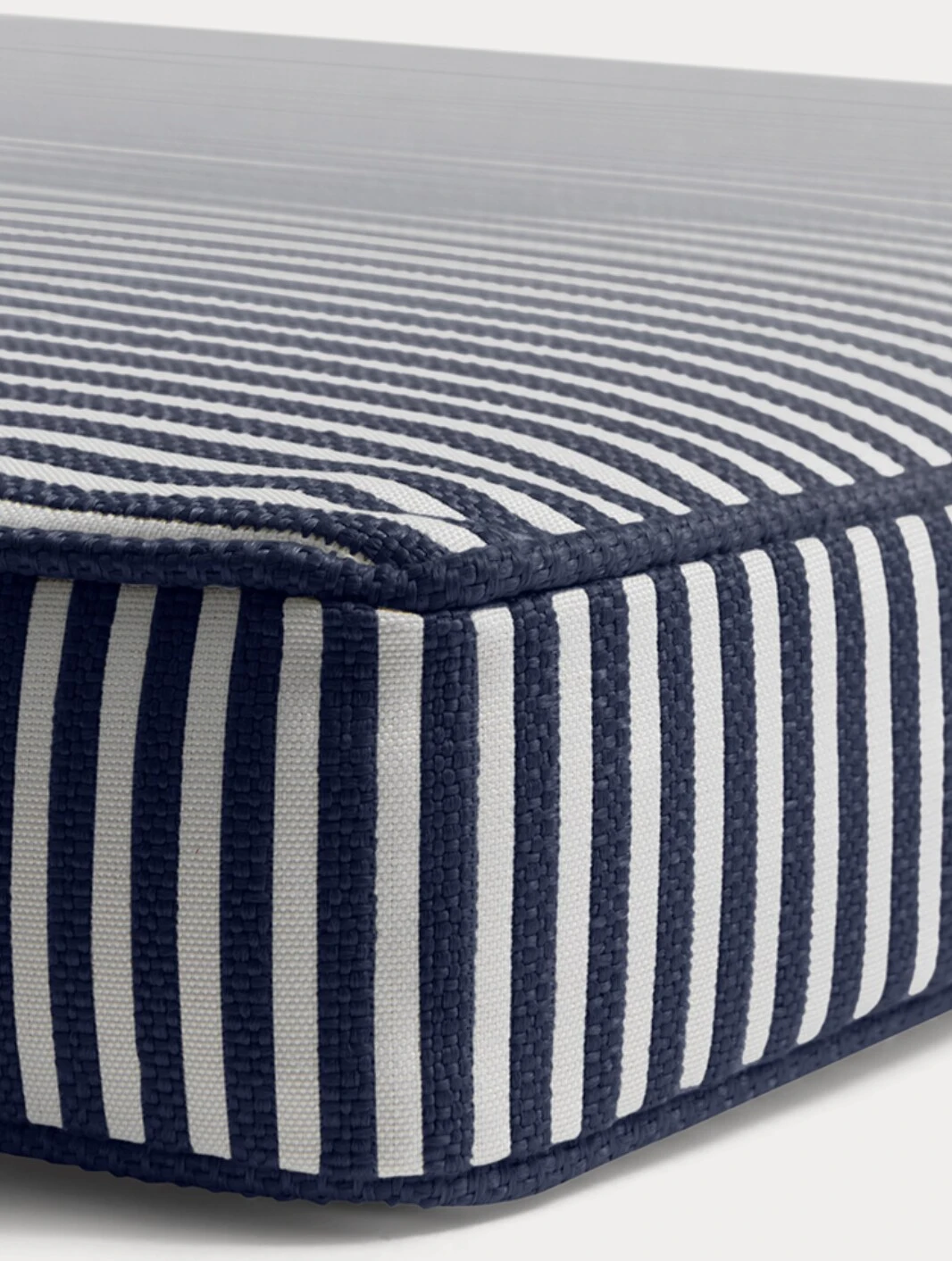 DIYTI Narrow Stripe Sunbed Cushion 50x186 Cm, Navy 2 DIYTI Narrow Stripe Sunbed Cushion 50x186 Cm, Navy - Image 2