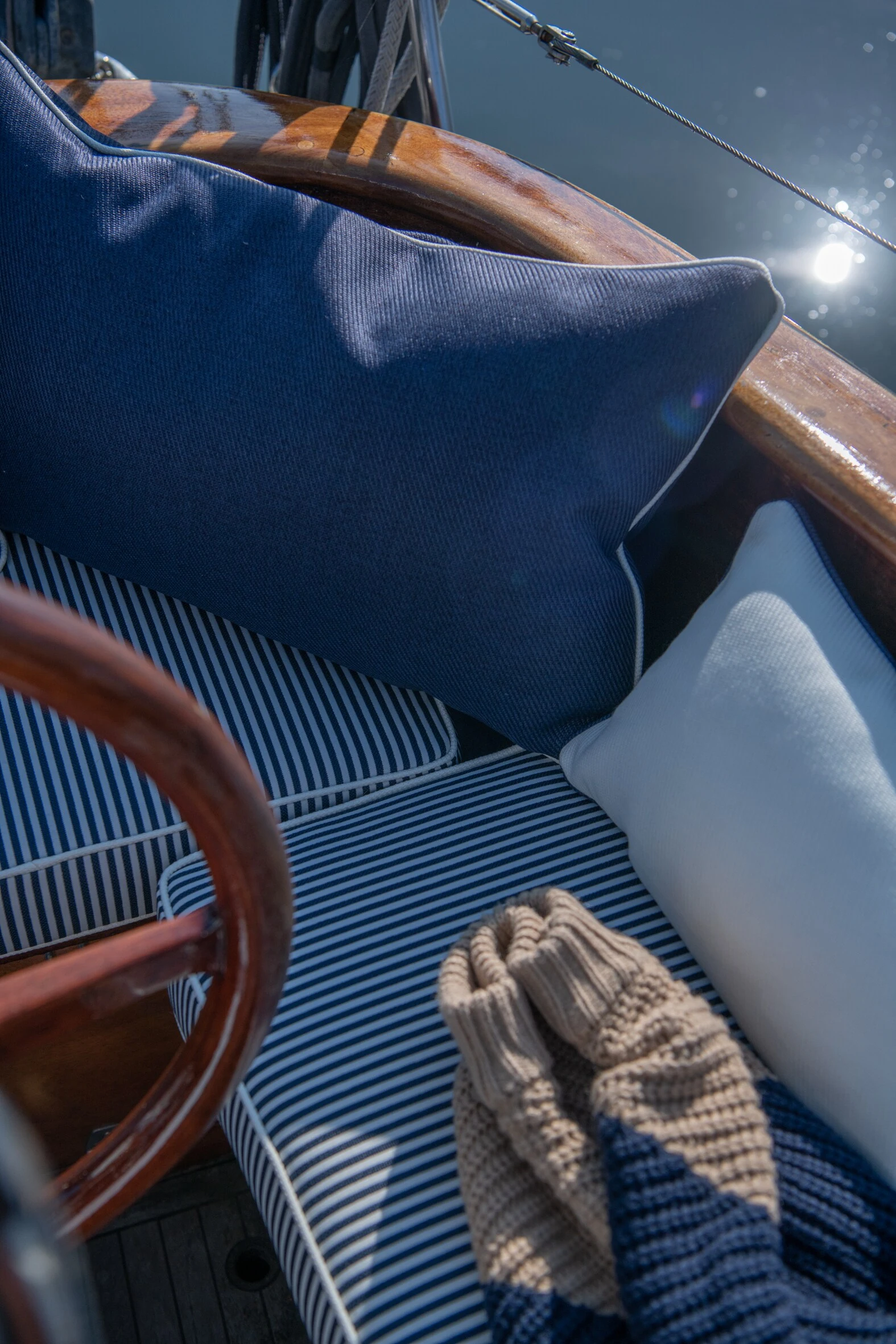 DIYTI Plain Cushion 25x45 Cm, Navy 2 DIYTI Plain Cushion 25x45 Cm, Navy - Image 2