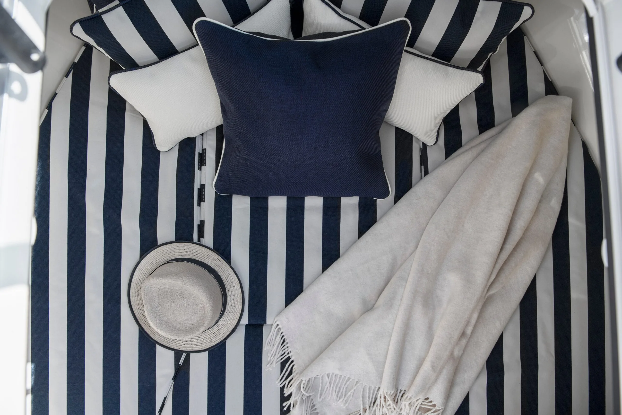 DIYTI Plain Cushion 45x45 Cm, Navy 3 DIYTI Plain Cushion 45x45 Cm, Navy - Image 3