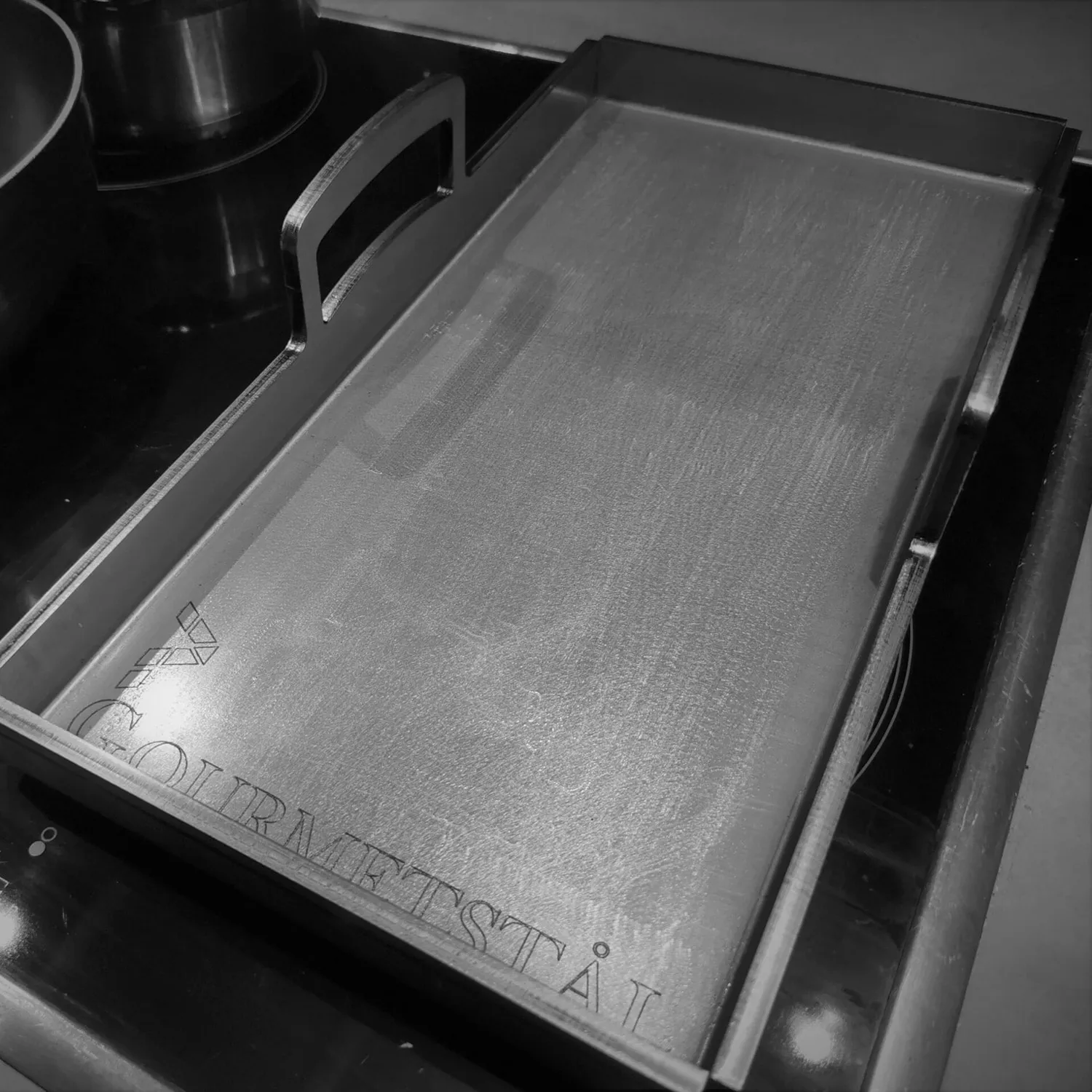 Gourmetstål Steel Griddle With Handles, 32x32 Cm 2 Gourmetstål Steel Griddle With Handles, 32x32 Cm - Image 2